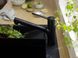 Смеситель для кухни с выдвижным душем Hansgrohe ZESIS M33 150 чёрный матовый (74800670)